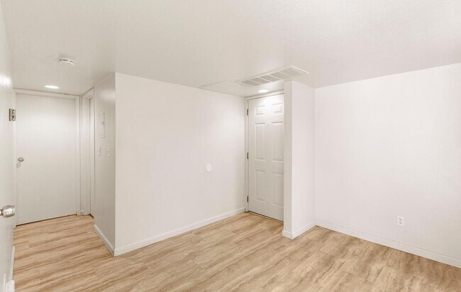 Foto del edificio - 2555 Clear Acre Ln