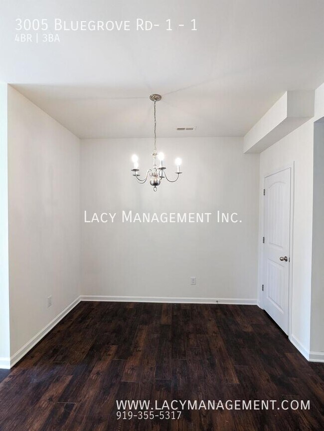 Foto del edificio - 3005 Bluegrove Rd