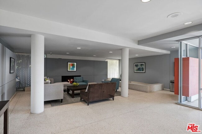 Building Photo - 4807 Woodley Ave