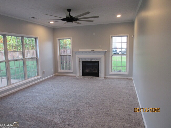 Building Photo - 305 Sunderland Cir