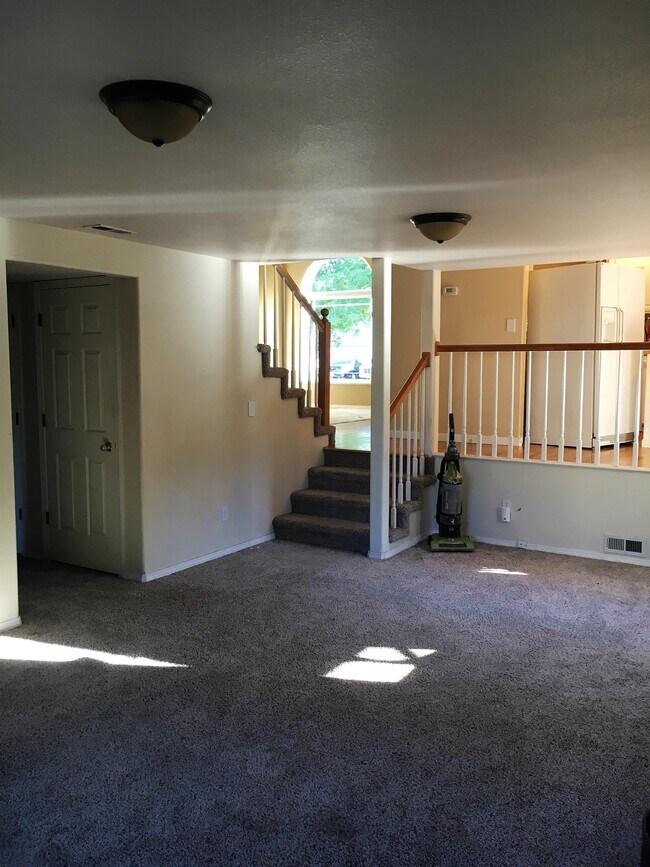 Foto del edificio - 2144 N Fastwater Ave