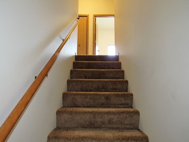 Foto del edificio - Fullwood Square Apartments and Townhomes
