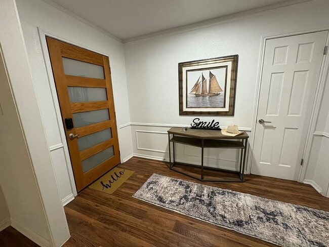 Foto del edificio - 17211 Rolling Creek Dr