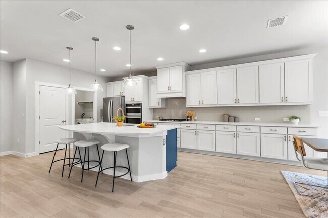 Foto del edificio - 7709 Barbary Ct