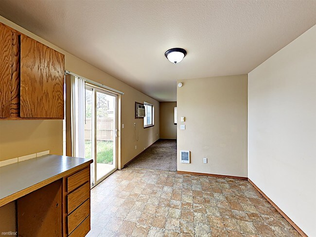 Building Photo - 1620 Voelker Ave