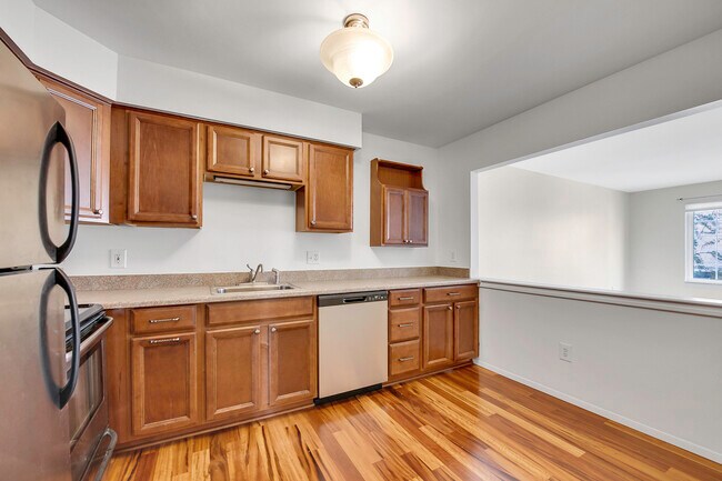 Building Photo - 1150 Catalpa Dr