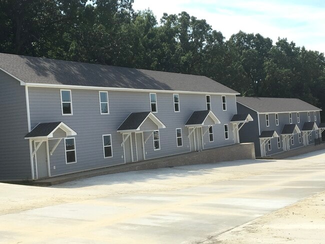 Building Photo - 1801 Greensboro Rd