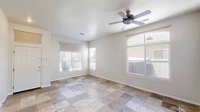 Building Photo - Beautiful 4 Bedroom Family Home