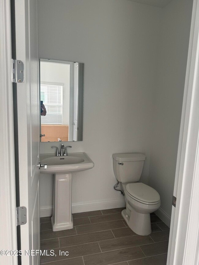 Foto del edificio - 113 Pentwater Rd