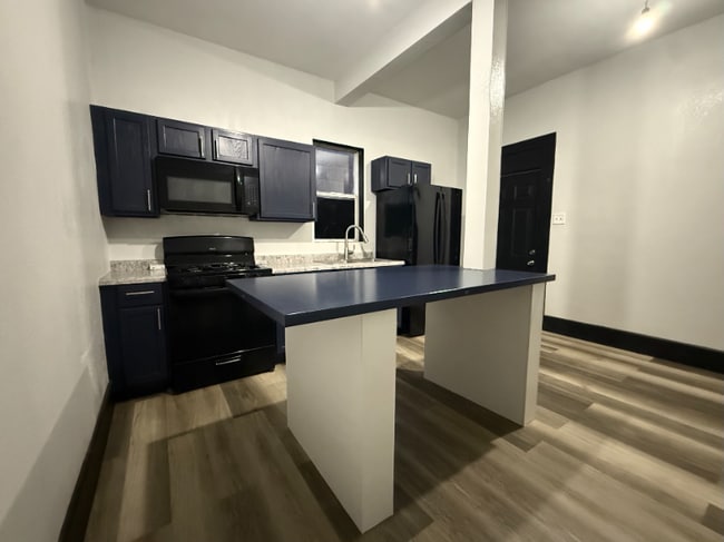 Building Photo - 623 S 8th St