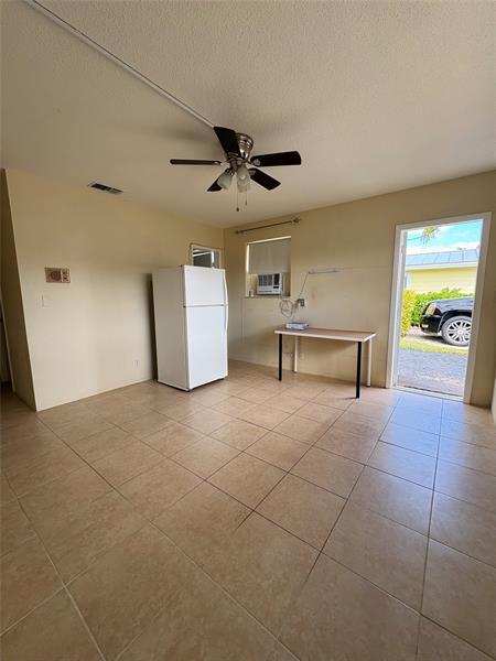 Foto del edificio - 2719 NE 32nd St