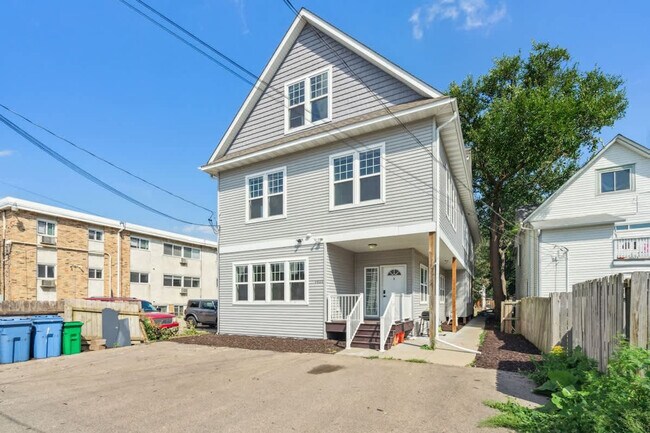 Foto del edificio - 2808 Colfax Ave South
