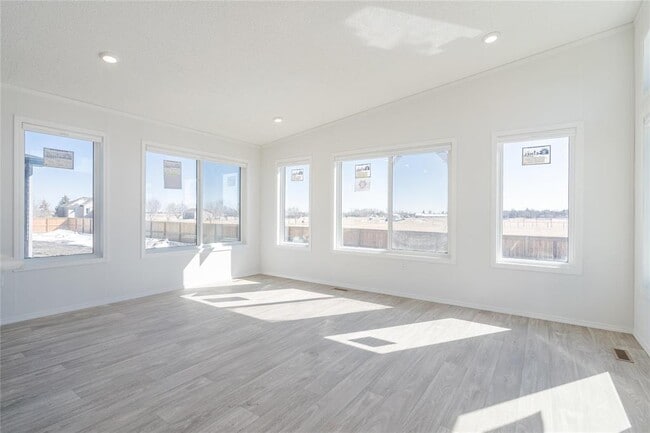 Photo du bâtiment - 81 Prairie Oak Dr