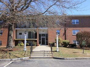 Building Photo - 153 Milk St