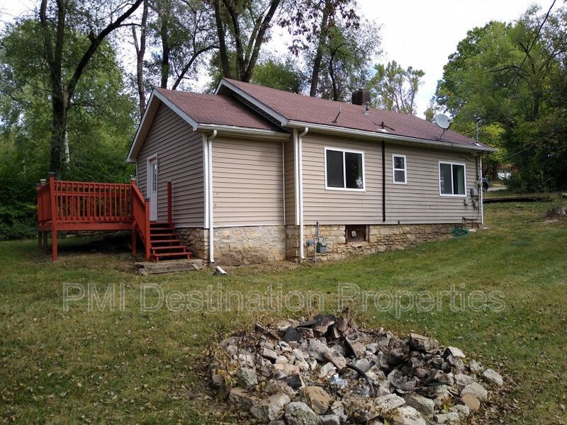 Primary Photo - 2801 S 28th St
