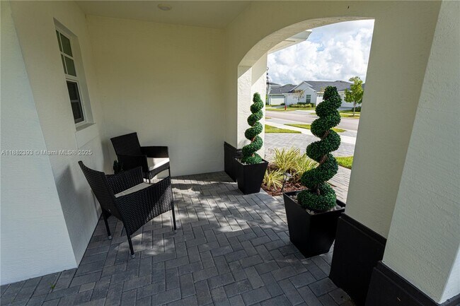 Building Photo - 6172 NW Sweetwood Dr