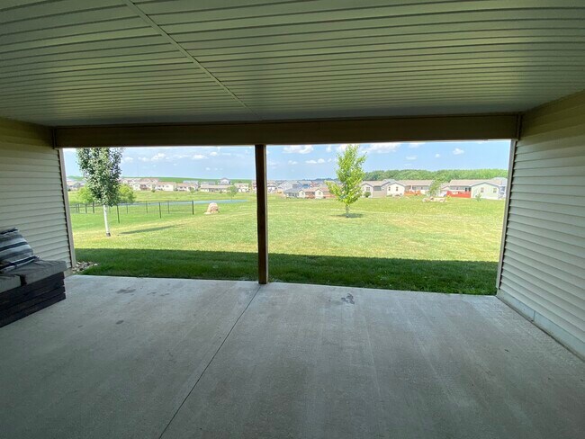 View of green space and pond - 5548 Summerland Drive