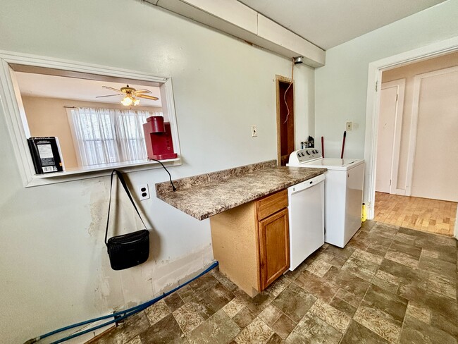 Building Photo - 3 Bedroom Apartment for Rent – Available April 1st