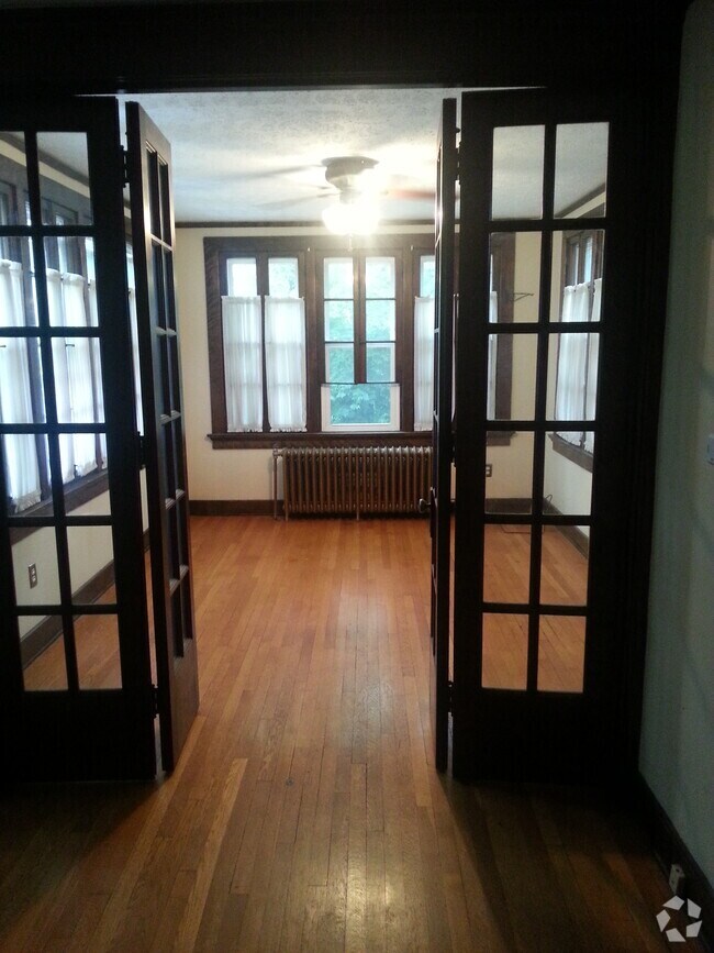 Dayton View Triangle Apartments for Rent with Hardwood Floors Dayton