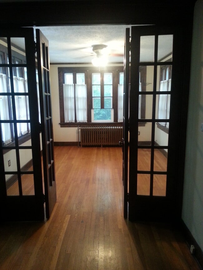 Sun/Family Room - 1205 Cornell Dr