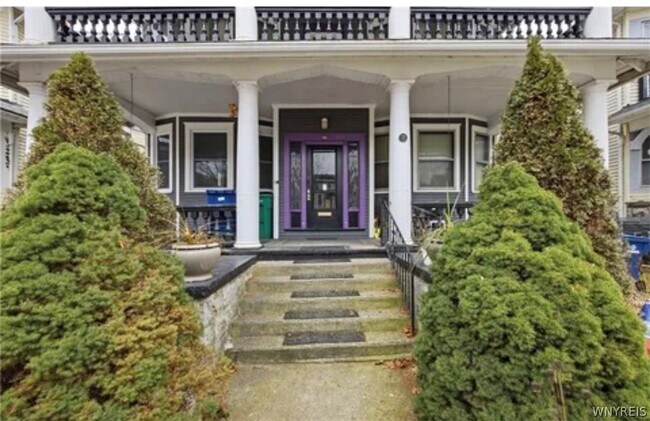 Foto del edificio - 37 Inwood Pl