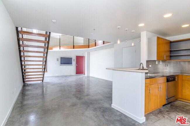 Building Photo - 1113 Electric Ave