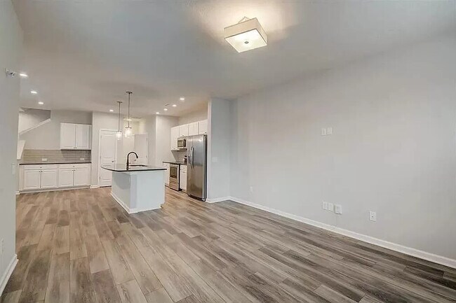 Building Photo - 3512 Tolworth Ln