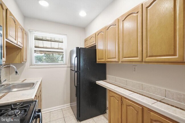 Foto del edificio - 4229 Fort Dupont Terrace SE
