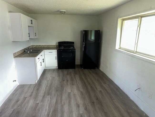 Photo - 5405 Suez St Apartment