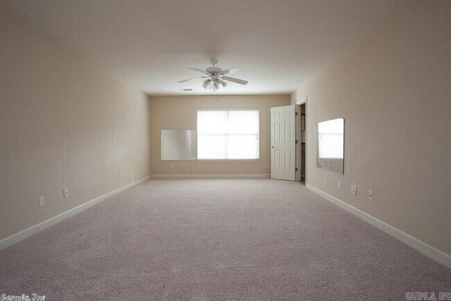 Building Photo - 17 Iviers Dr