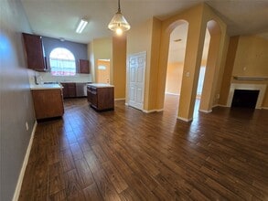 Building Photo - 8927 Diamond Lake Ln