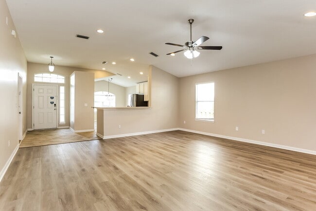 Foto del edificio - 1016 Beckingham Dr