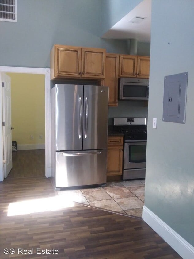 Primary Photo - 2023 Channing Way
