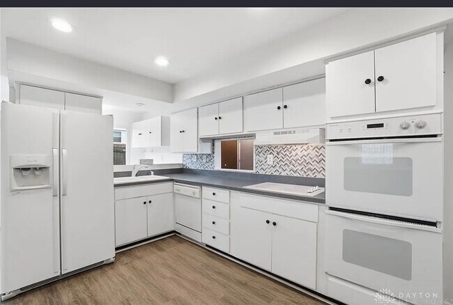 Foto del edificio - 4360 Wallington Dr