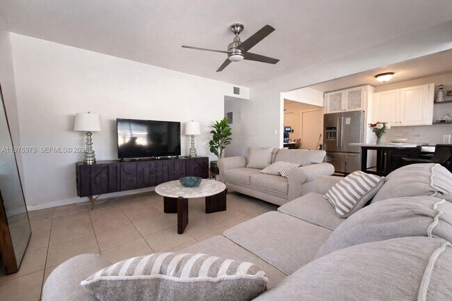 Foto del edificio - 30 NE 26th St