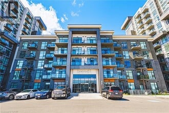 Building Photo - 450 Dundas St E