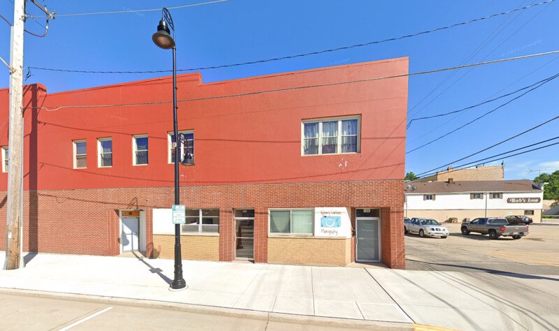 Primary Photo - 208 Main Ave