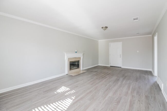 Building Photo - 7172 Market Square Dr