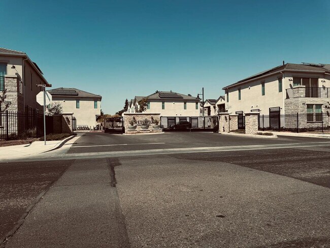 Foto del edificio - 413 W Mahogany Ln