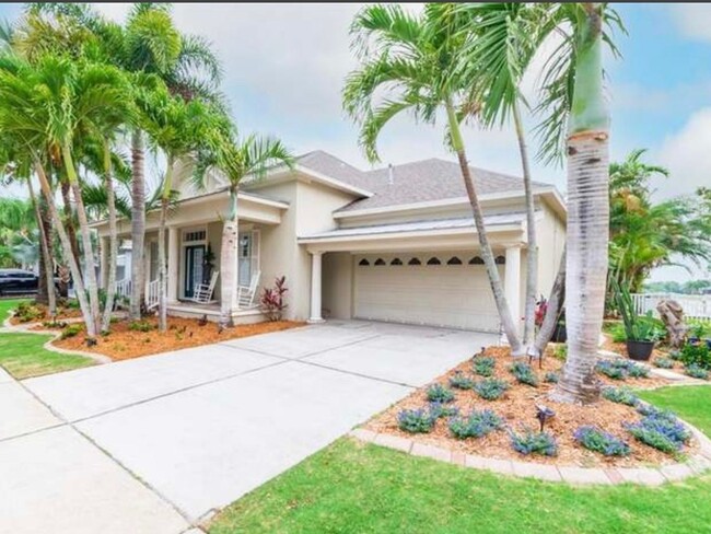 Foto del edificio - 6 Bedroom Single Family Home in Apollo Beach