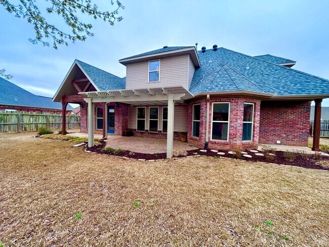 Foto del edificio - 4 BD Bentonville Home in Wildwood Subdivision