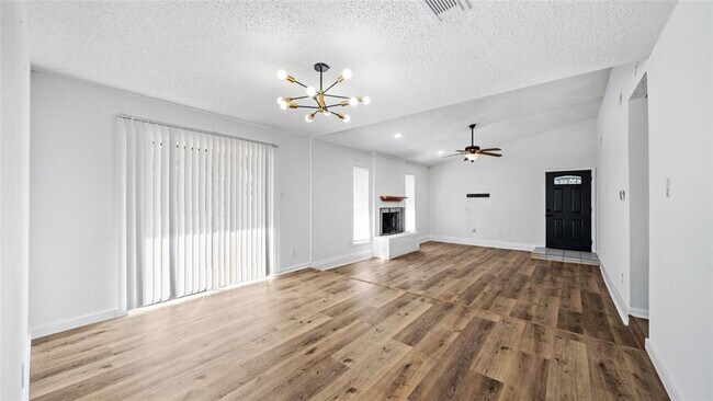 Building Photo - 23414 Canyon Lake Dr