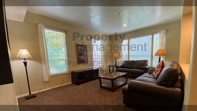 Building Photo - 609 N Seven Peaks Blvd