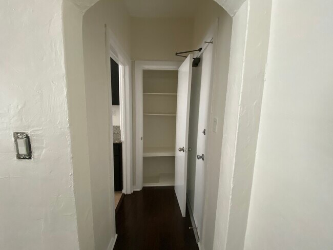 Foto del edificio - 1216 W Court Street