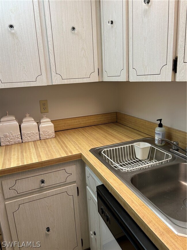 Foto del edificio - 3460 N Key Dr