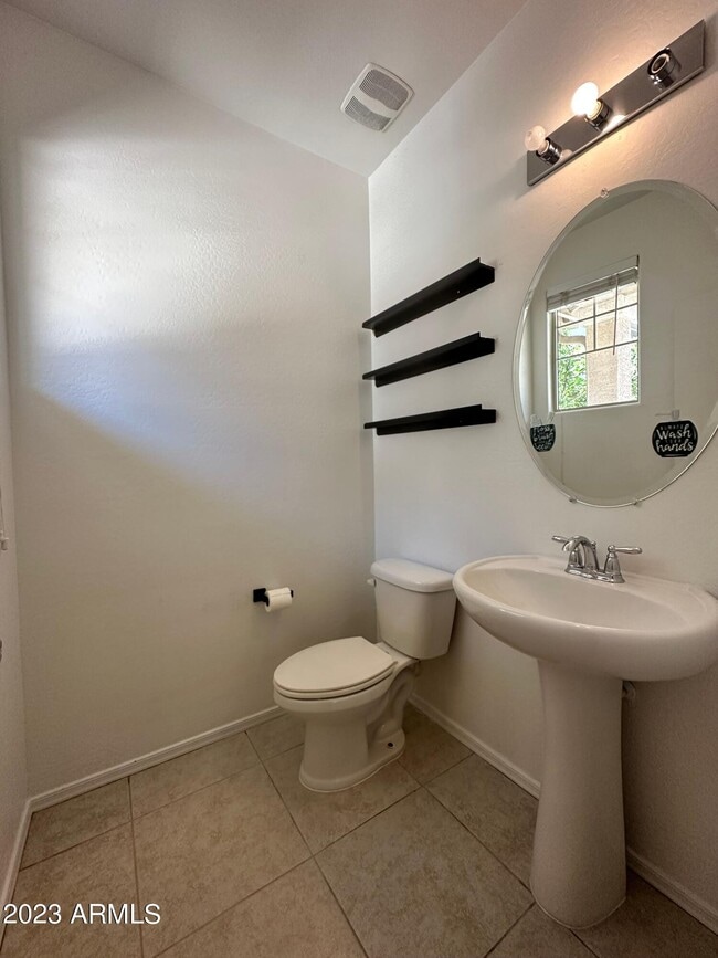 Foto del edificio - 2538 N 73rd Dr