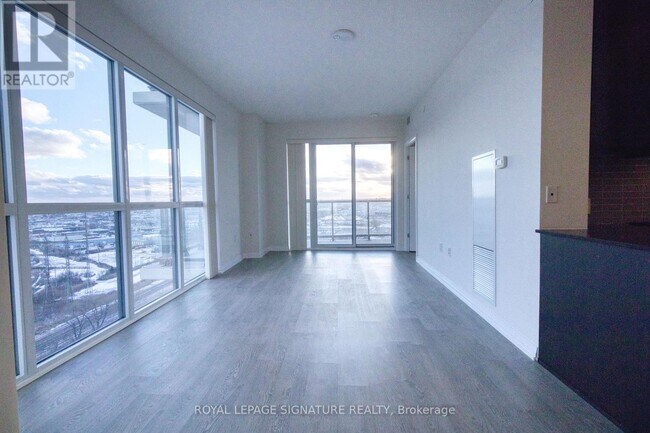 Photo du bâtiment - 50 Thomas Riley Rd