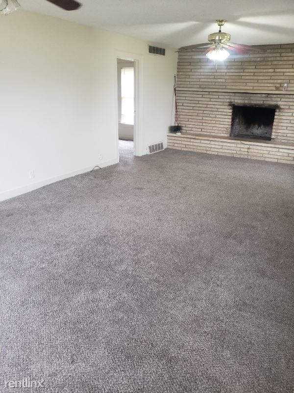 Building Photo - 3 br, 1 bath House - 3751 N. HOOVER
