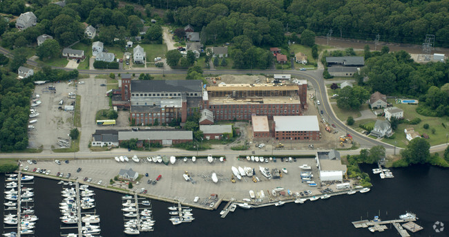 Aerial Photo - Threadmill Apartments