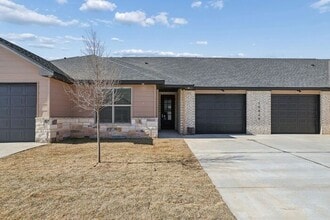 Building Photo - 10424 Tierra Santa Dr